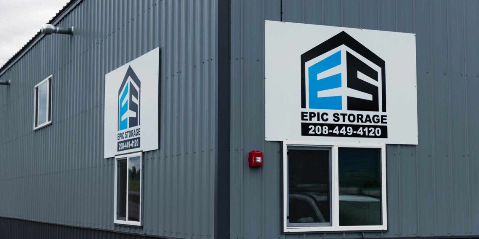 ra-4 Storage facility with Epic Storage signs.